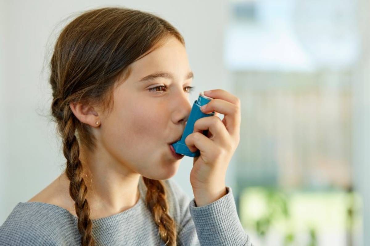 Un nuevo estudio realizado en Escocia revela mayores posibilidades de hospitalización por covid-19 en niños con asma mal controlada. FOTO: DM. 